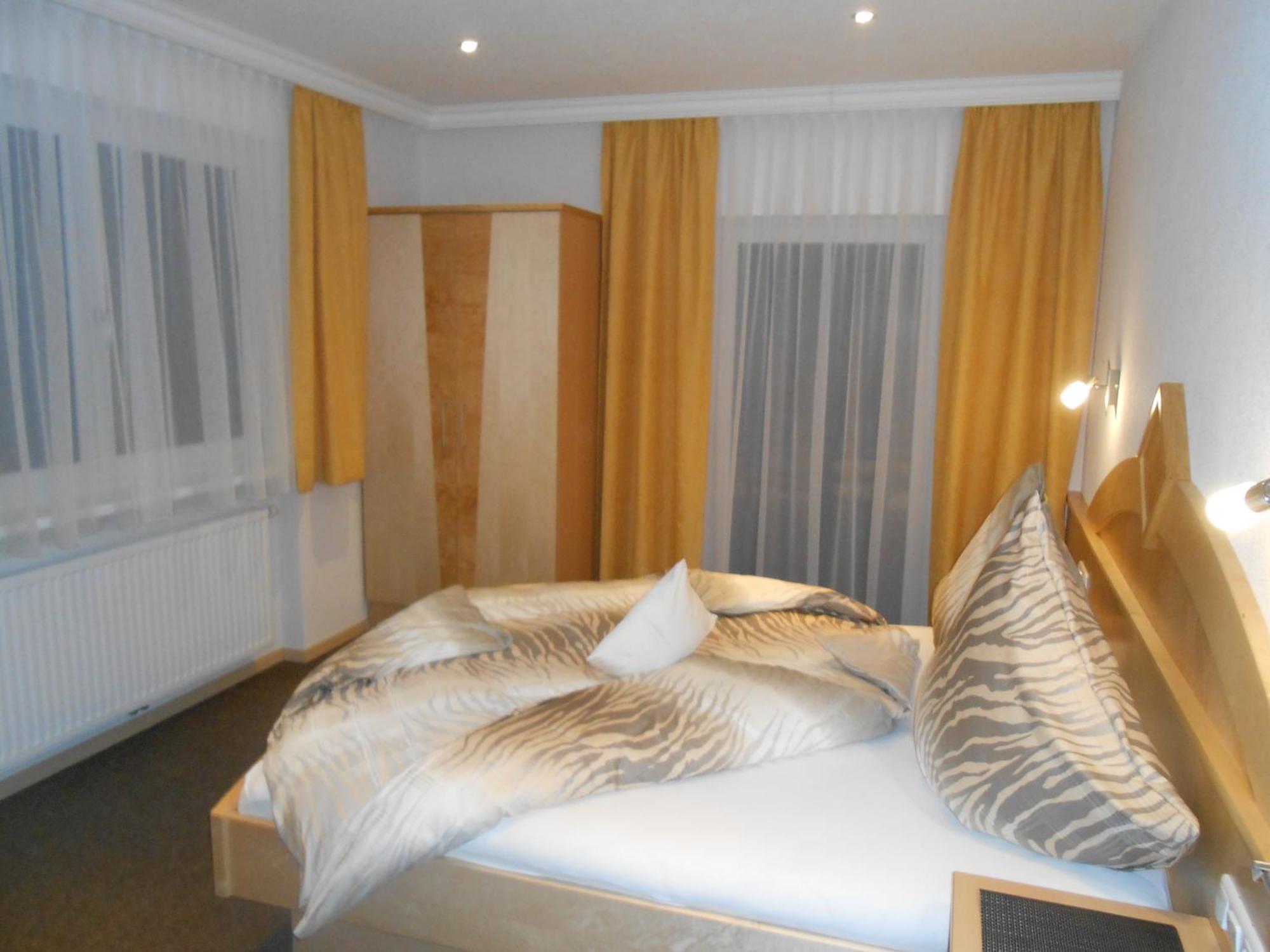 Apart Zangerle Kappl  Zimmer foto