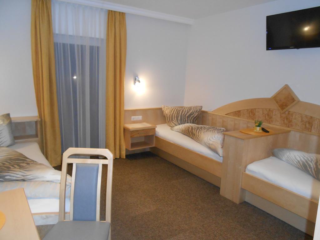 Apart Zangerle Kappl  Zimmer foto